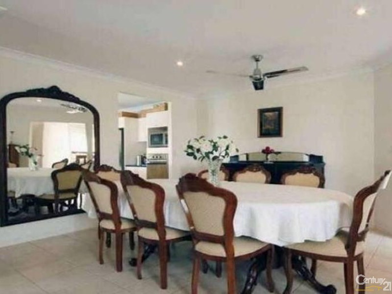 13 HILTON WAY, Mount Louisa QLD 4814