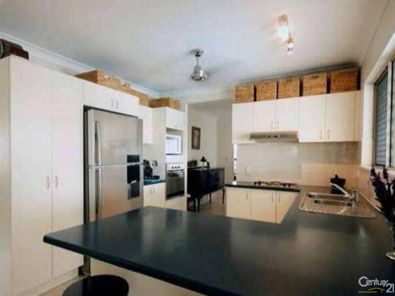 13 HILTON WAY, Mount Louisa QLD 4814