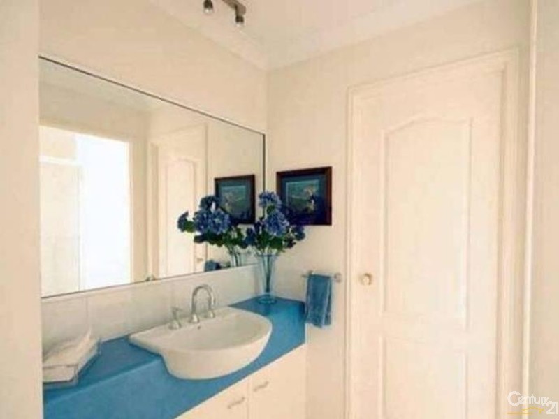 13 HILTON WAY, Mount Louisa QLD 4814