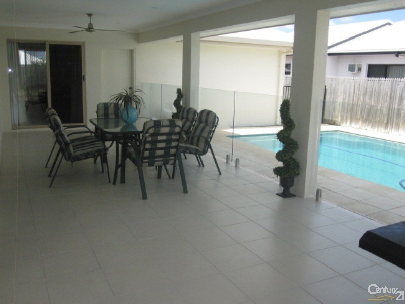 13 HILTON WAY, Mount Louisa QLD 4814