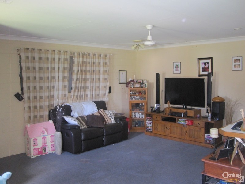 4 REBECCA COURT, Rasmussen QLD 4815