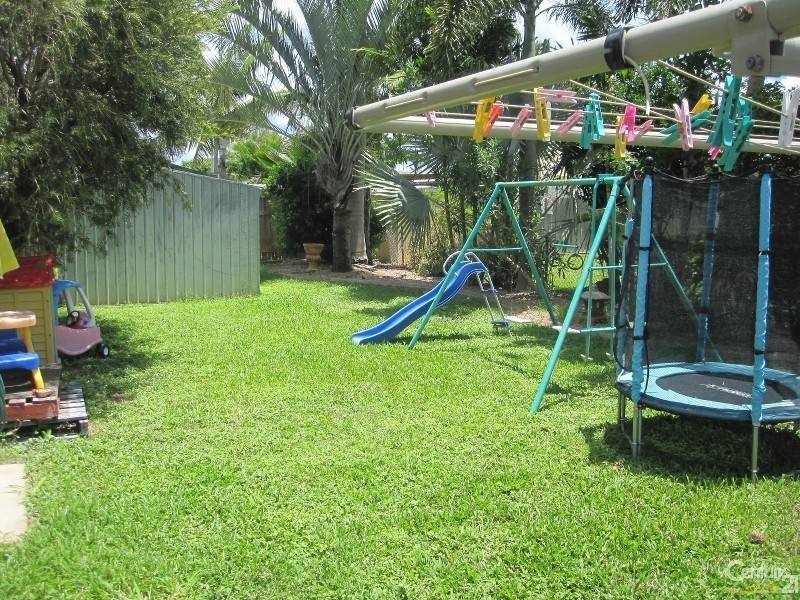 4 REBECCA COURT, Rasmussen QLD 4815