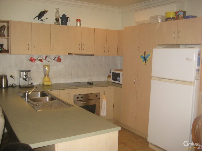 1 DIPROSE STREET, Pimlico QLD 4812