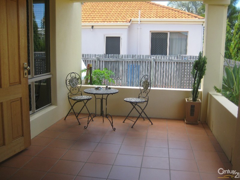 1 DIPROSE STREET, Pimlico QLD 4812