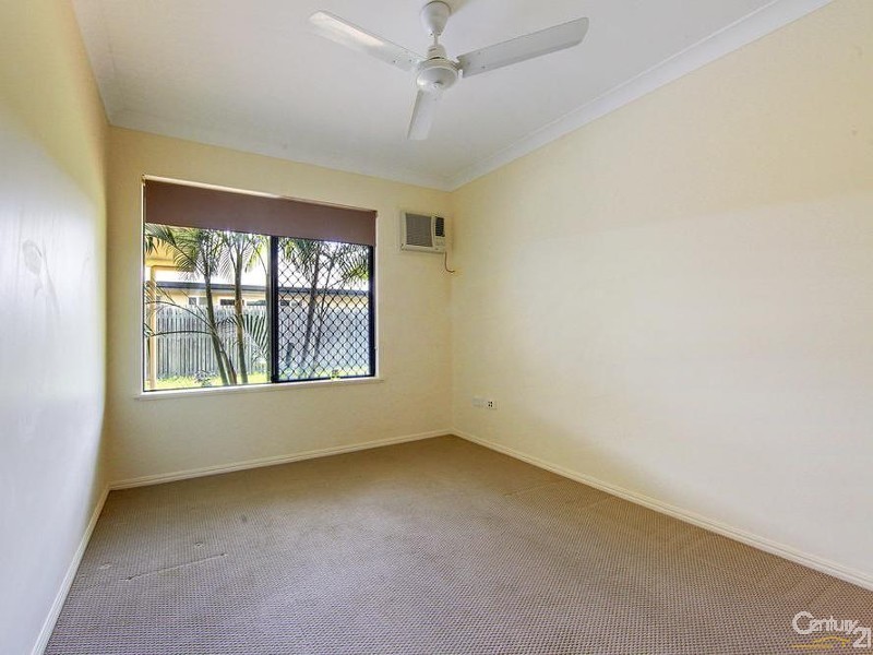 32 MINARET WAY, Mount Louisa QLD 4814