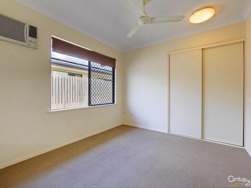 32 MINARET WAY, Mount Louisa QLD 4814