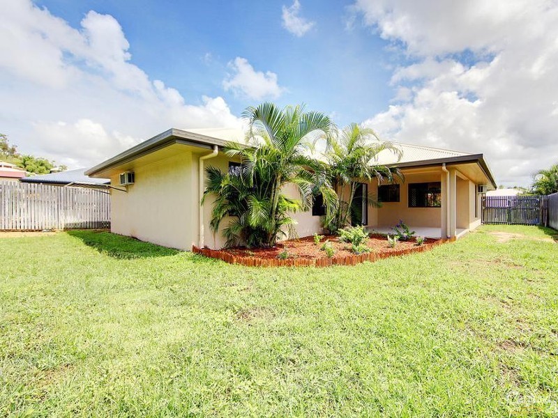 32 MINARET WAY, Mount Louisa QLD 4814