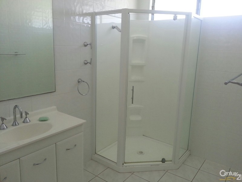 33 DOMMETT STREET, Wulguru QLD 4811