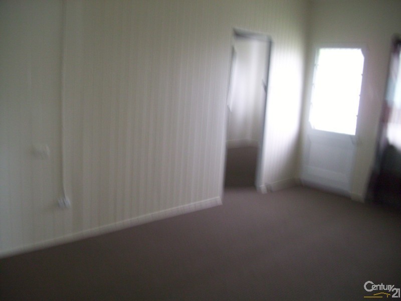 77 IRELAND ST, Oonoonba QLD 4811