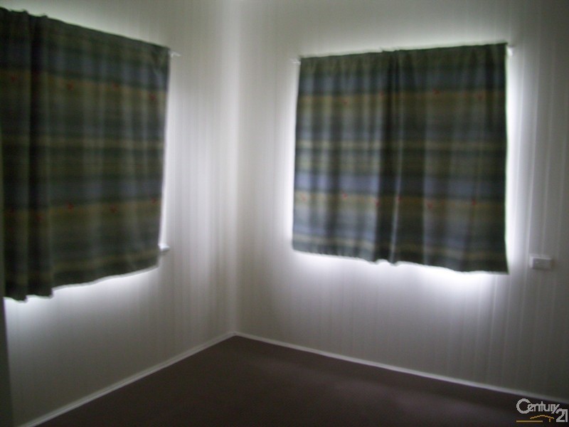 77 IRELAND ST, Oonoonba QLD 4811