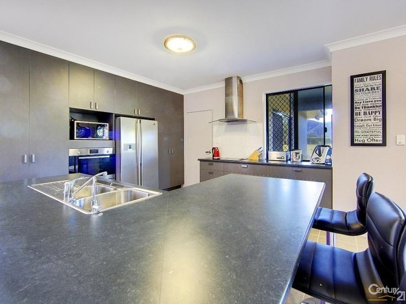 11 NOYLAND ROAD, Alligator Creek QLD 4816