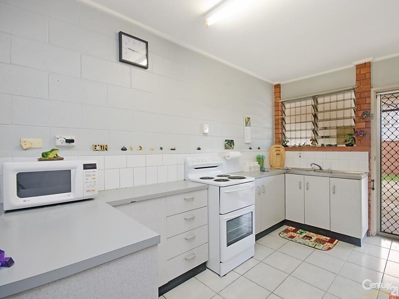 83 QUEENS ROAD, Hermit Park QLD 4812