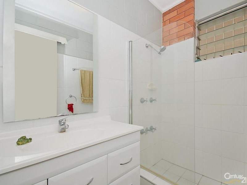 83 QUEENS ROAD, Hermit Park QLD 4812