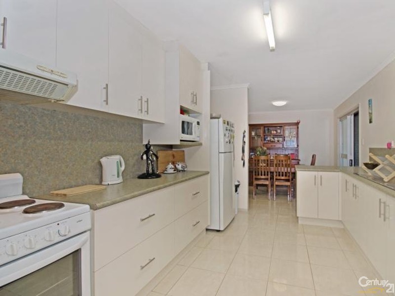 16 CARBINE COURT, Kelso QLD 4815