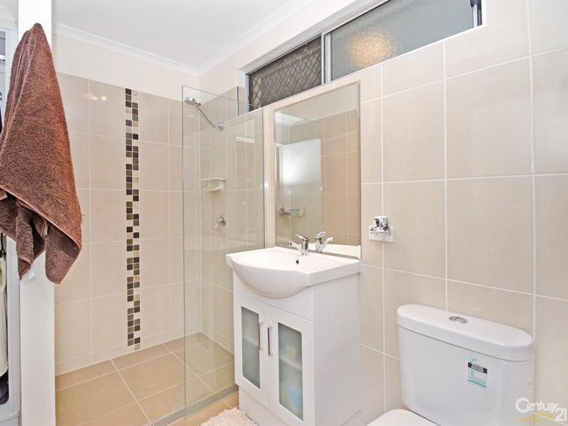 16 CARBINE COURT, Kelso QLD 4815