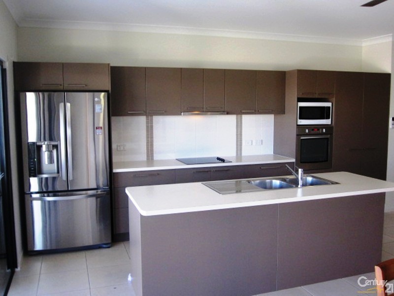 6 APPLE GUM AVENUE, Mount Low QLD 4818