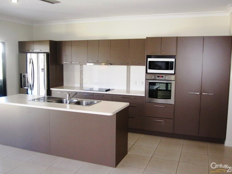 6 APPLE GUM AVENUE, Mount Low QLD 4818