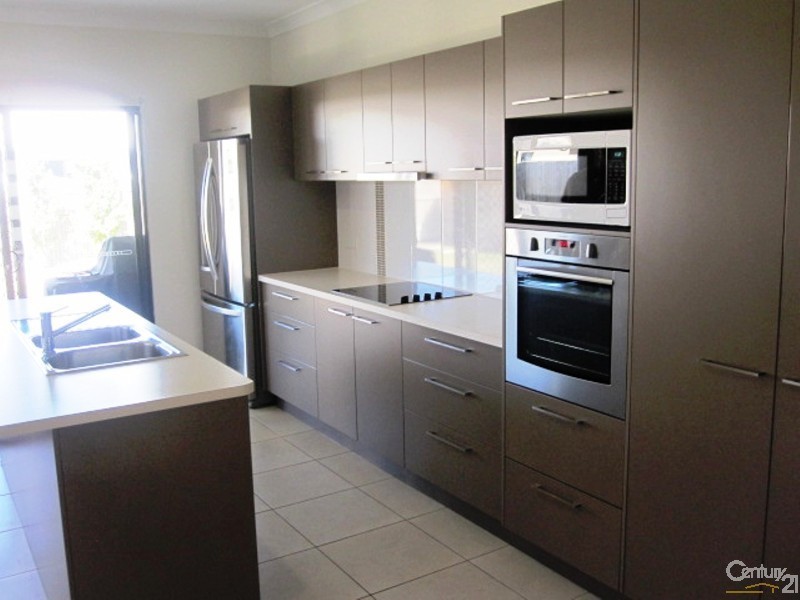 6 APPLE GUM AVENUE, Mount Low QLD 4818