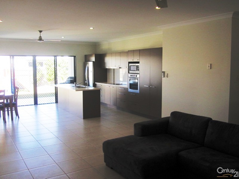 6 APPLE GUM AVENUE, Mount Low QLD 4818