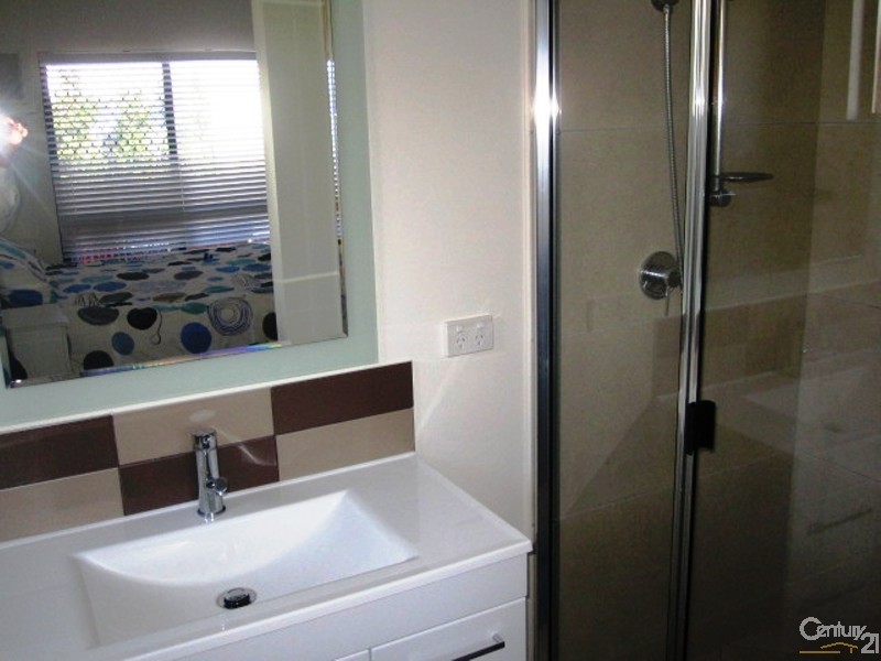 6 APPLE GUM AVENUE, Mount Low QLD 4818