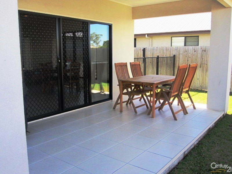 6 APPLE GUM AVENUE, Mount Low QLD 4818