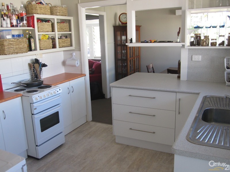 55 LOWTH STREET, Rosslea QLD 4812