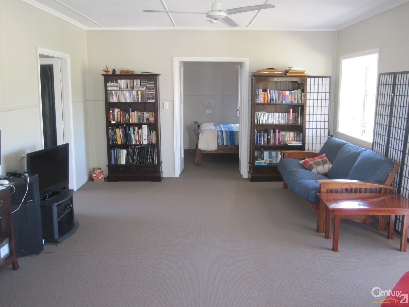 55 LOWTH STREET, Rosslea QLD 4812