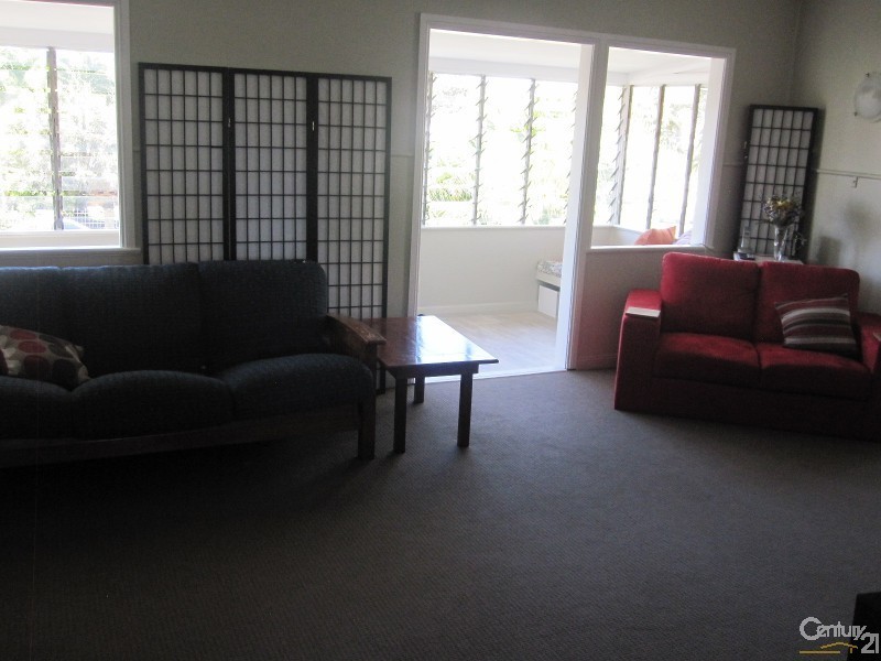 55 LOWTH STREET, Rosslea QLD 4812