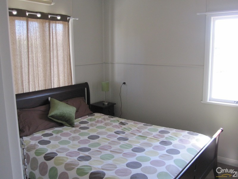 55 LOWTH STREET, Rosslea QLD 4812