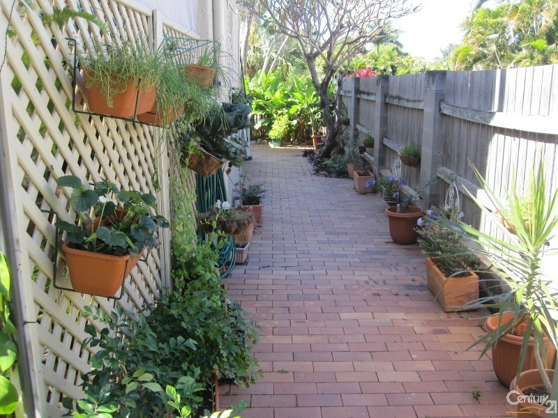 55 LOWTH STREET, Rosslea QLD 4812