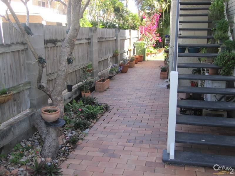 55 LOWTH STREET, Rosslea QLD 4812