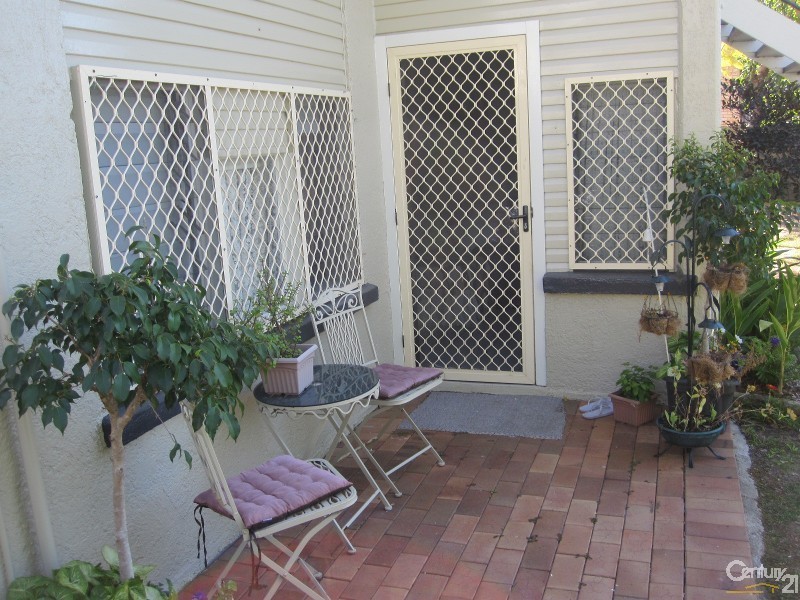 55 LOWTH STREET, Rosslea QLD 4812