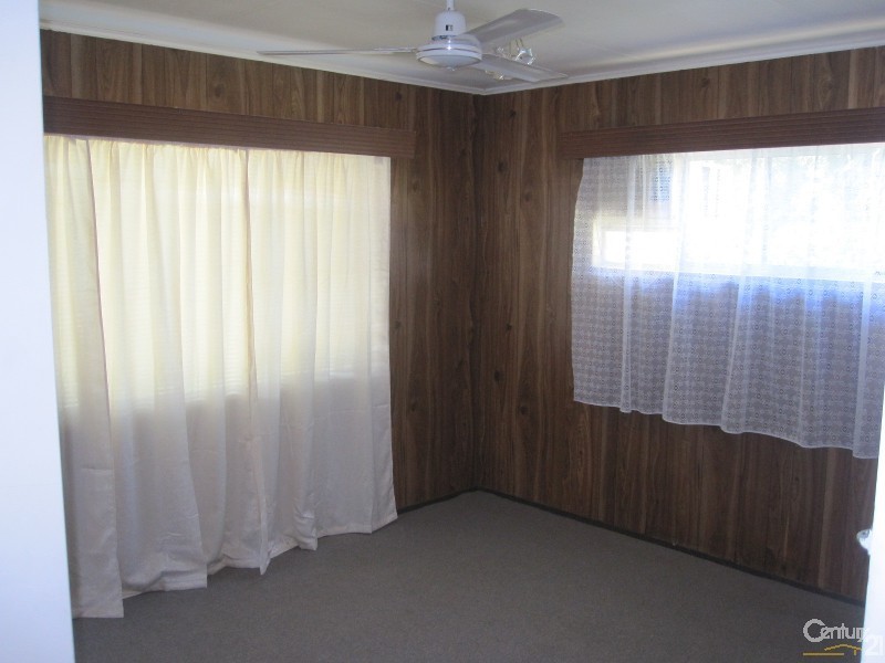 15 BANKSIA STREET, Kirwan QLD 4817