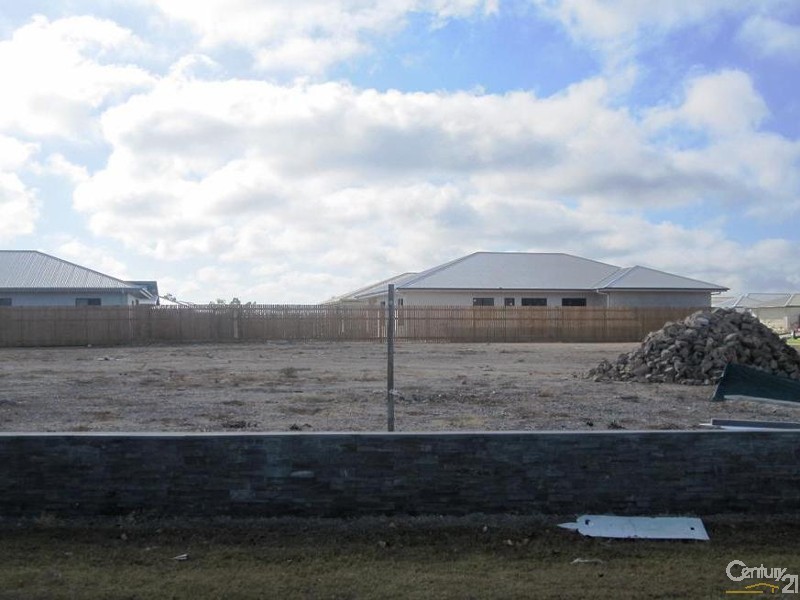 41 SANCTUM BOULEVARDE, Mount Low QLD 4818