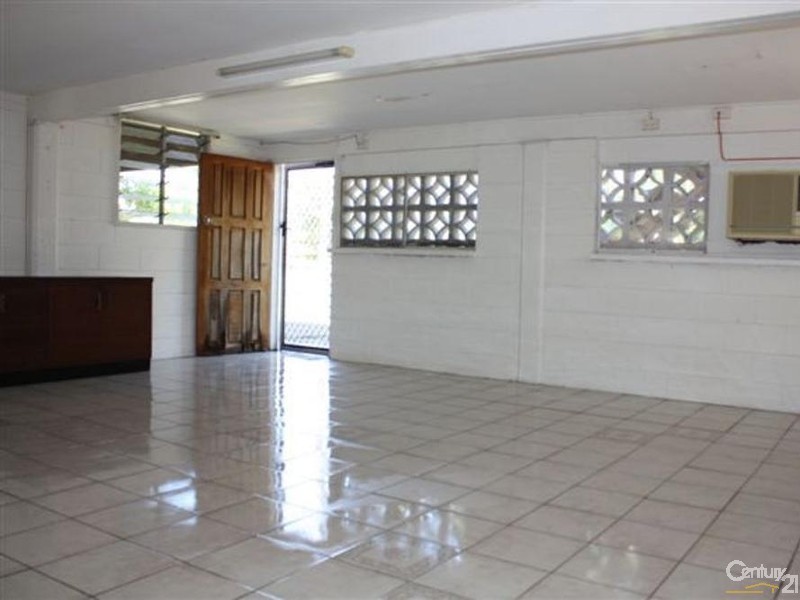 19 HERALD STREET, Rowes Bay QLD 4810