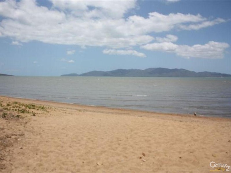 19 HERALD STREET, Rowes Bay QLD 4810