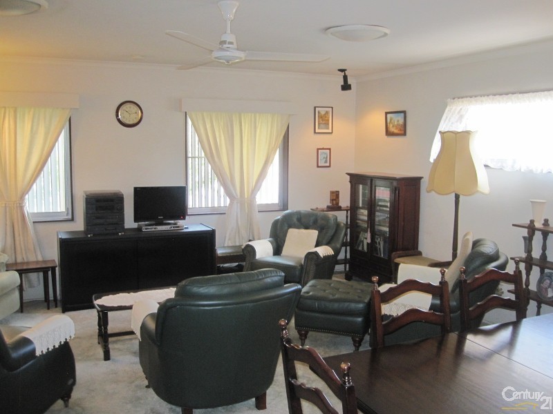 4 DAVIES STREET, Mount Louisa QLD 4814