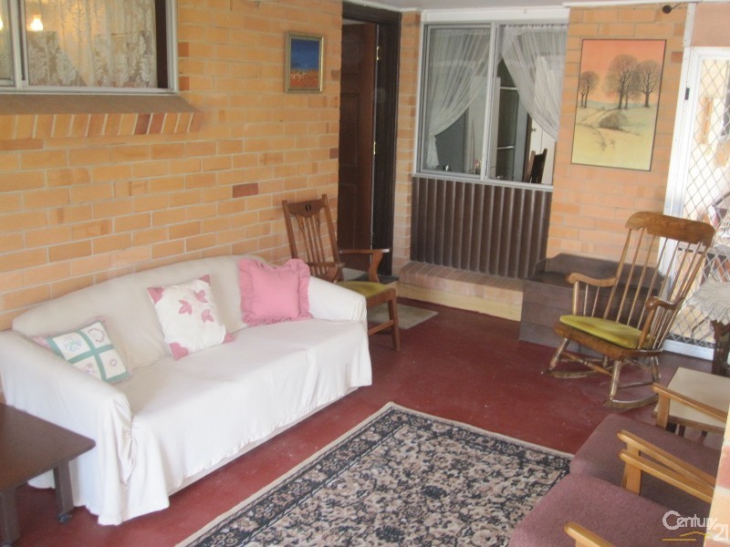 4 DAVIES STREET, Mount Louisa QLD 4814