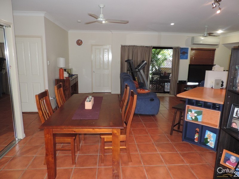 27 WOODLAKE AVENUE, Kirwan QLD 4817