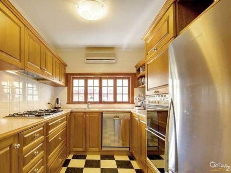 29 Sixth Street, South Townsville QLD 4810