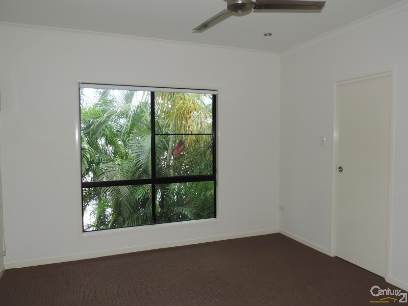 9 CAMPBELL, Hermit Park QLD 4812