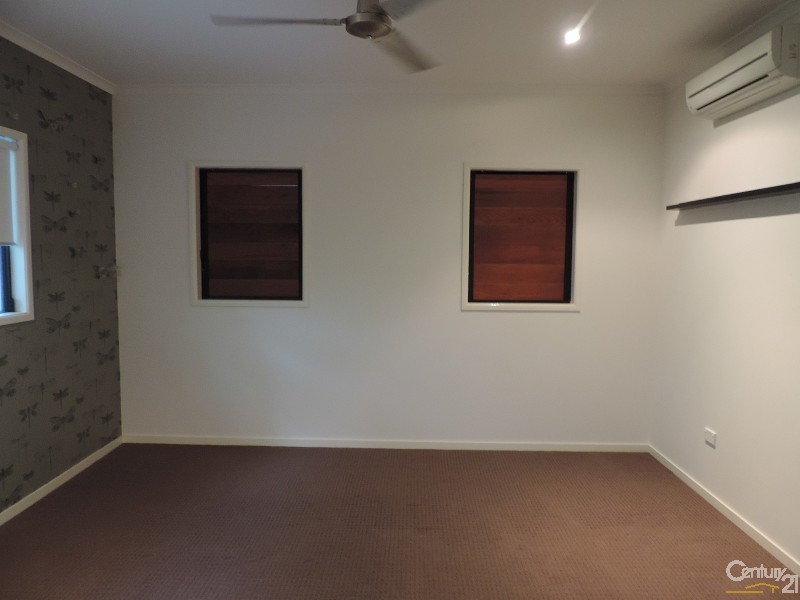 9 CAMPBELL, Hermit Park QLD 4812