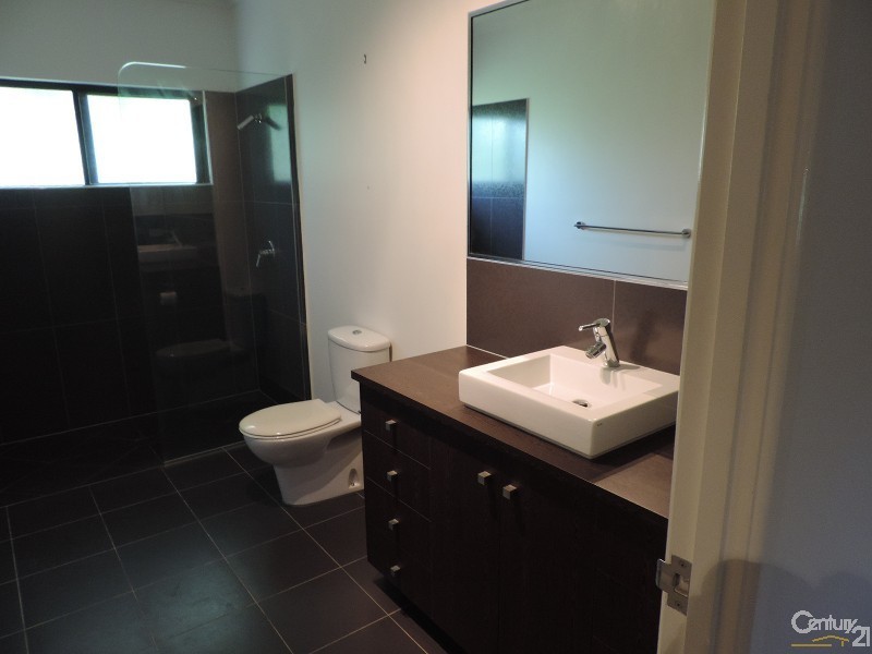 9 CAMPBELL, Hermit Park QLD 4812