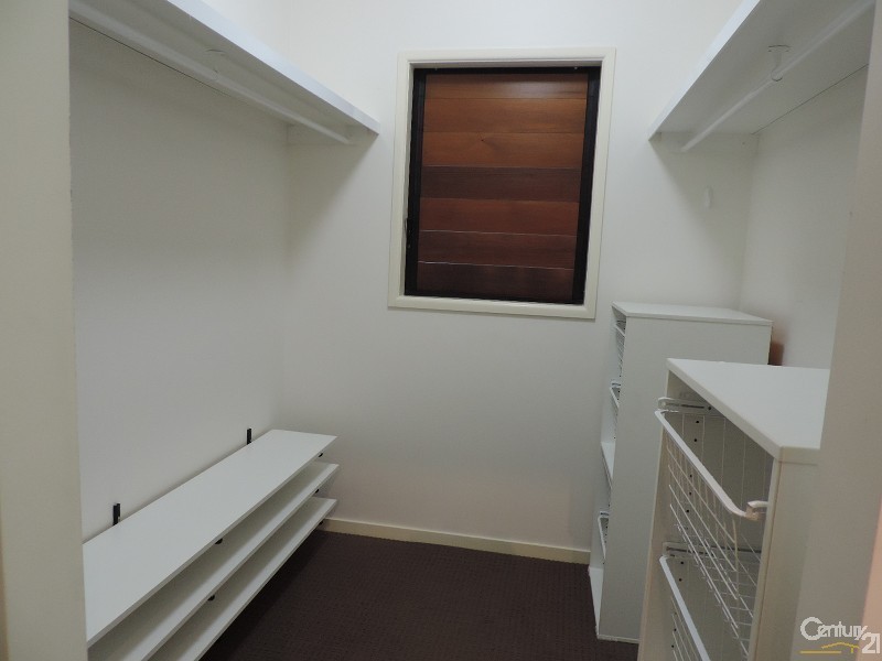 9 CAMPBELL, Hermit Park QLD 4812