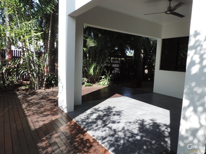 9 CAMPBELL, Hermit Park QLD 4812