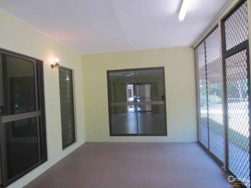 6 Marlow, Pallarenda QLD 4810