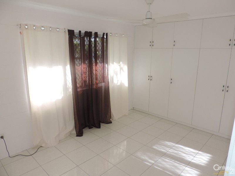 16 CANTERBURY ROAD, Kirwan QLD 4817