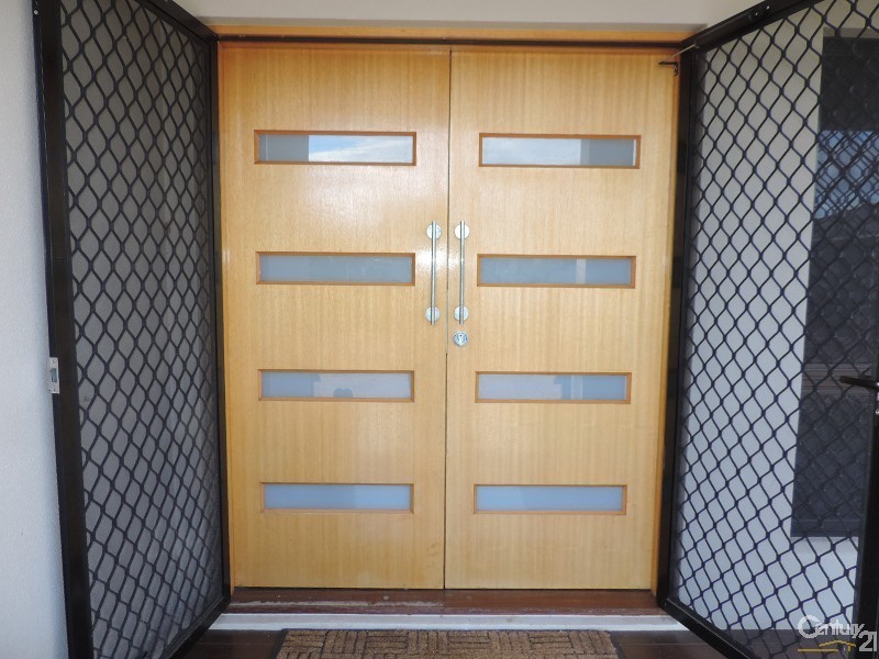 12 STENHOUSE COURT, Mount Low QLD 4818