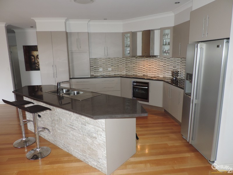 12 STENHOUSE COURT, Mount Low QLD 4818