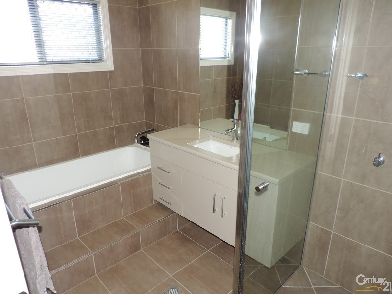 12 STENHOUSE COURT, Mount Low QLD 4818